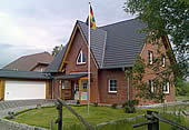 W. Niebuhr Holzbau und Zimmerei aus Celle bei Hannover. Holzhausbau und Fertigung Ihres Wintergarten oder Carport im Raum Hannover sowie die Energieberatung gehren zu unseren Aufgaben